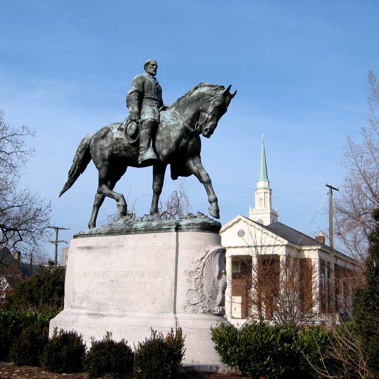 Monument of Confederate General Robert. E. Lee.